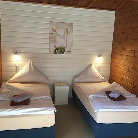 Abb Sportcenter Gaensefurth, Doppelzimmer Ohne Kueche, Standard Doppelzimmer Mit Kueche Hecklingen  ภายนอก รูปภาพ