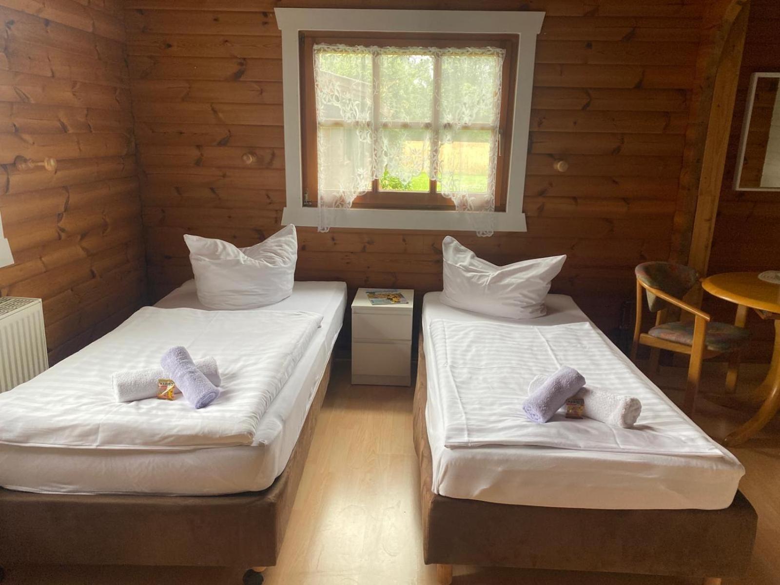 Abb Sportcenter Gaensefurth, Doppelzimmer Ohne Kueche, Standard Doppelzimmer Mit Kueche Hecklingen  ภายนอก รูปภาพ